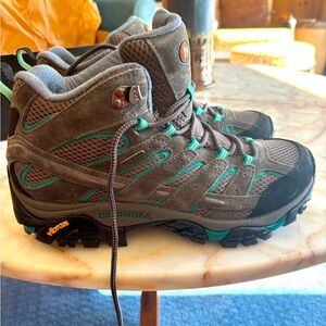 New Merrell Moab 2 Mid Waterproof Hiking Shoe